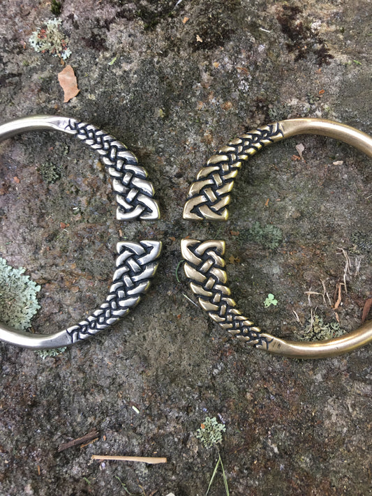 Celtic Knotwork Shawl Pin~single knots