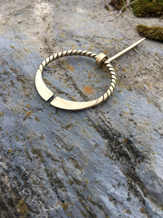 Simple Twist Shawl Pin