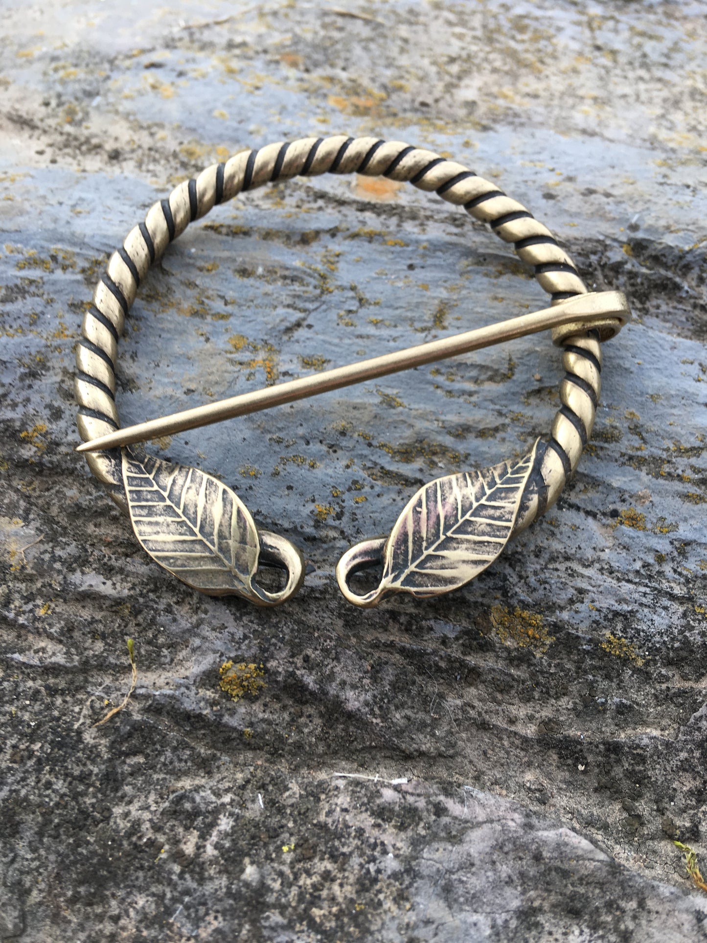 Hobbit Leaf Shawl Pin