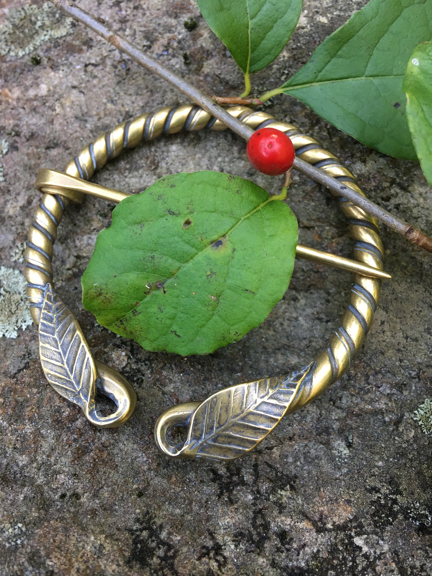 Hobbit Leaf Shawl Pin