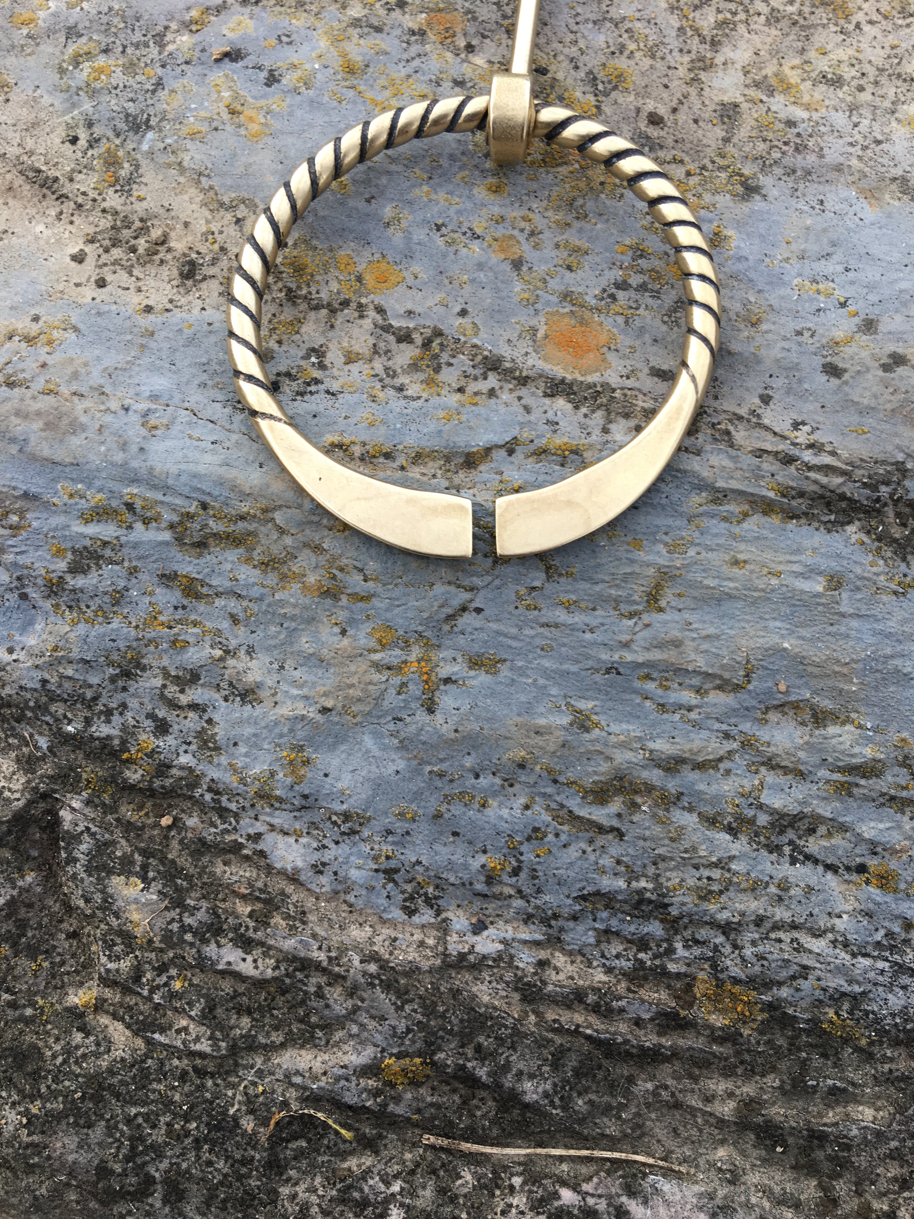 Simple Twist Shawl Pin