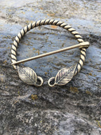 Hobbit Leaf Shawl Pin