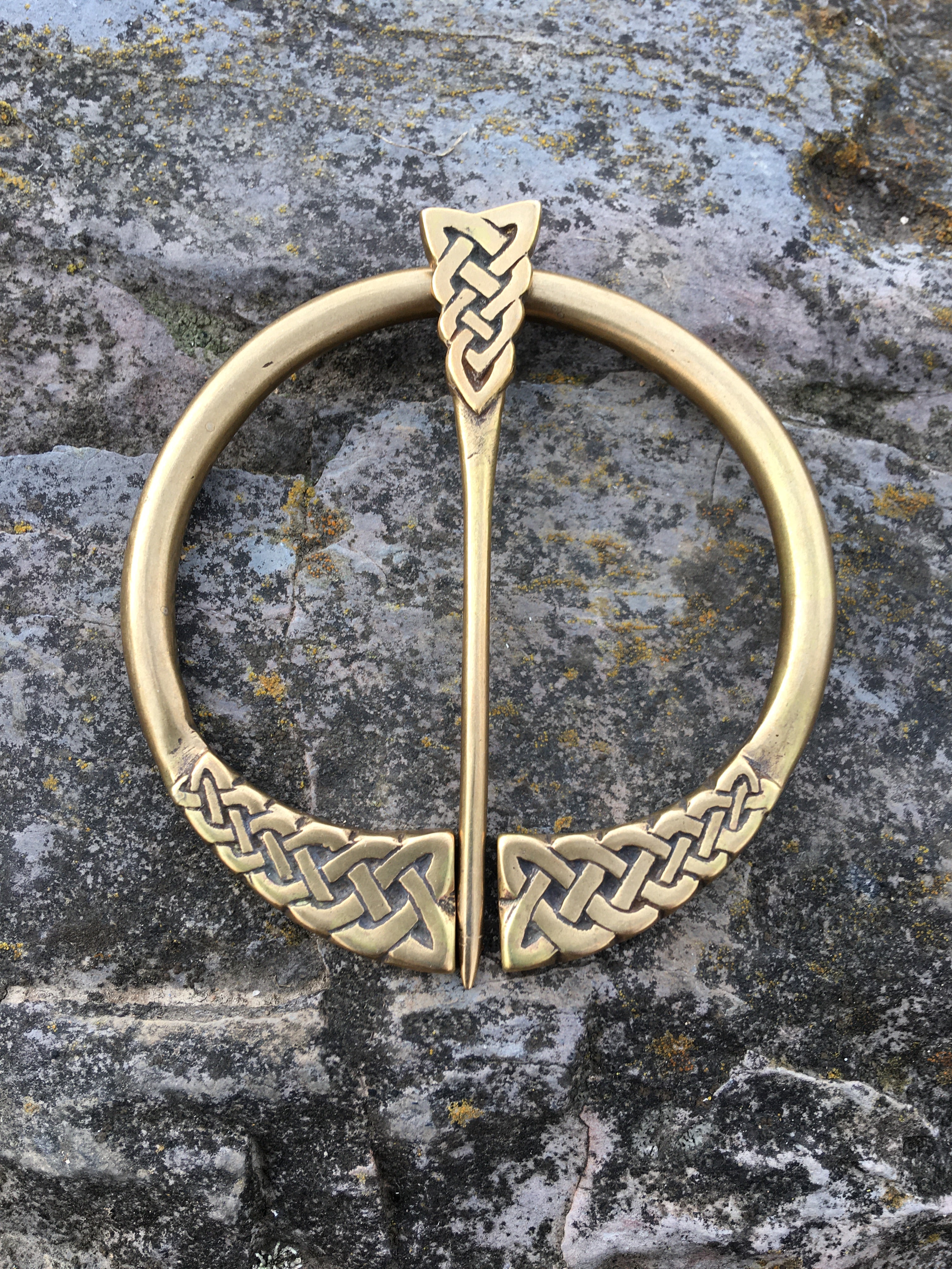 Celtic Knotwork Shawl Pin~large – tuatha.com