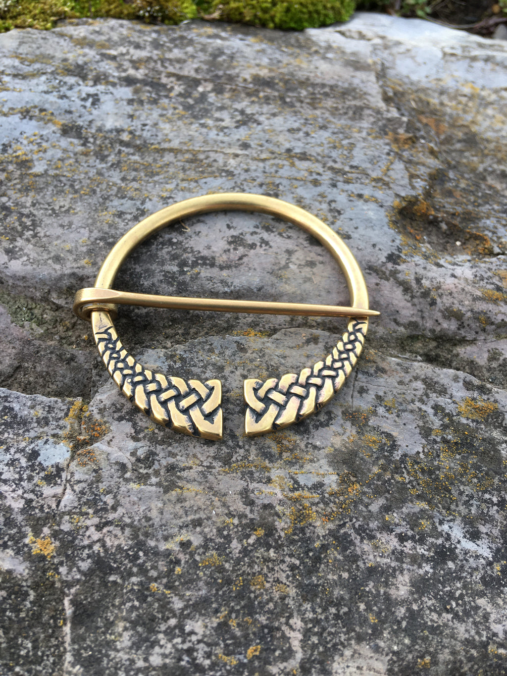 Celtic Knotwork Shawl Pin~single knots