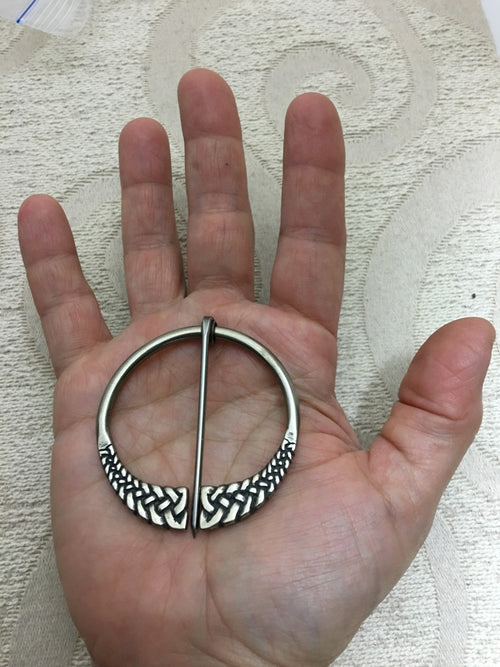 Celtic Knotwork Shawl Pin~single knots