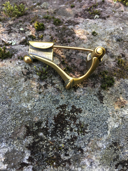 Kraftig Fibula Brooch