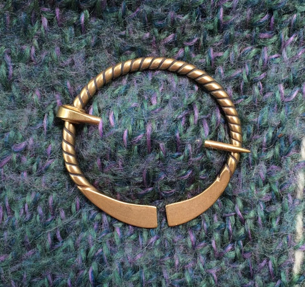 Simple Twist Shawl Pin